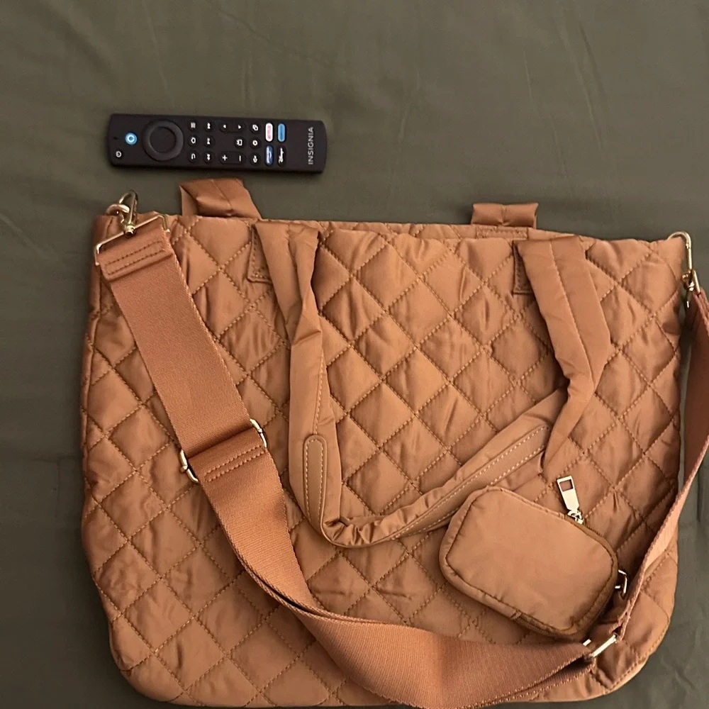 Ahdorned Quilted Tan Tote Bag Set - Picture 9 of 12